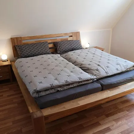 Apartment Am Wachhuegel Daasdorf am Berge